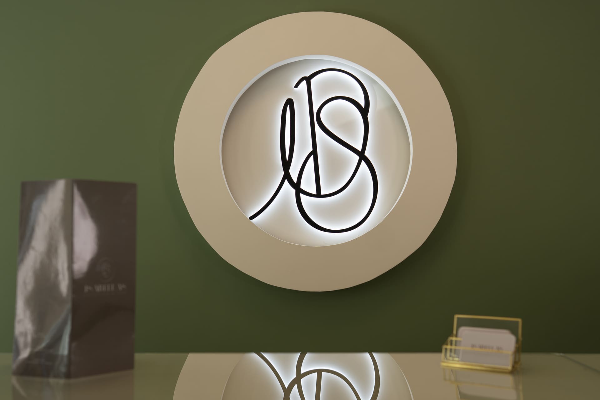 Instalaciones-Isabella-estética-logo