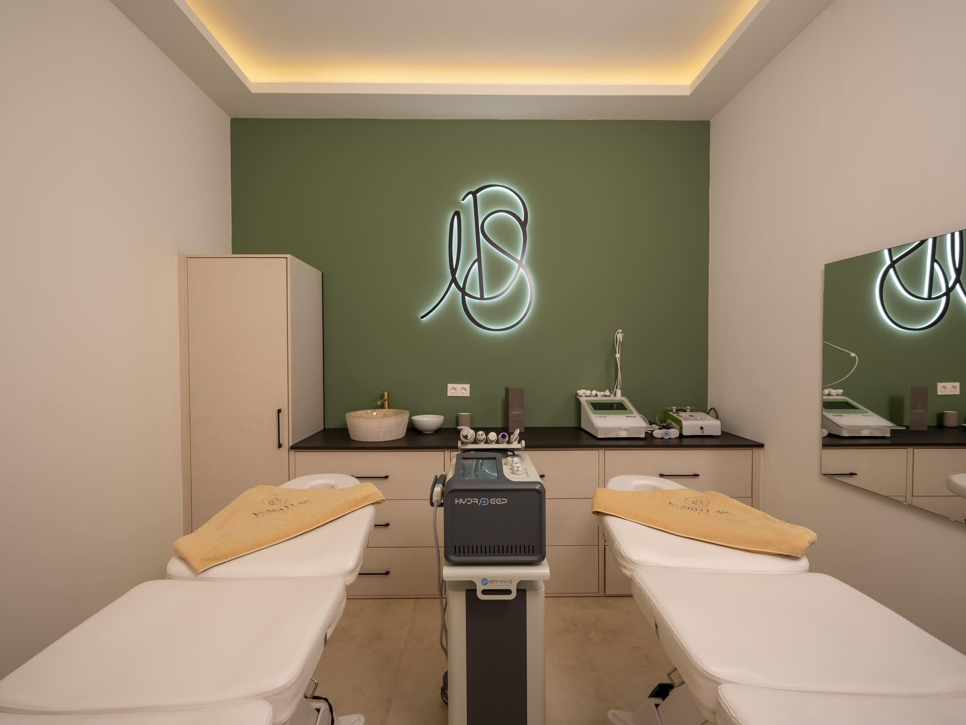 Instalaciones-Isabella-estética-sala-tratamiento-camillas-dobles
